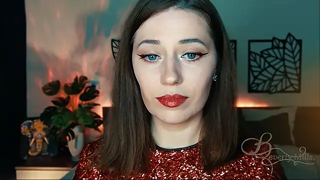 Snapshot of MissBeverlyMills chatting on 01/14/25, 08:15 MissBeverlyMills online show from 01/14/25, 08:15