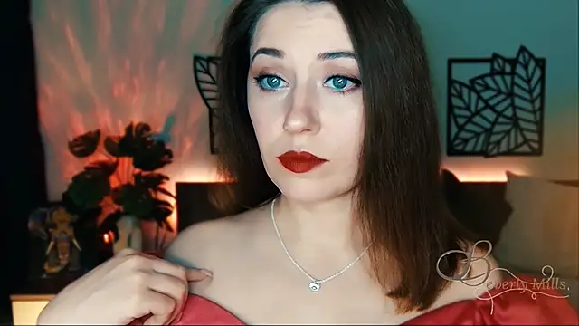 Snapshot of MissBeverlyMills chatting on 02/02/25, 06:10 MissBeverlyMills online show from 02/02/25, 06:10