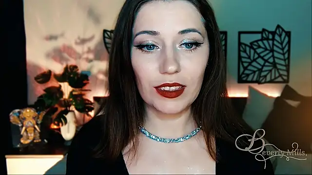 Snapshot of MissBeverlyMills chatting on 02/05/25, 06:26 MissBeverlyMills online show from 02/05/25, 06:26