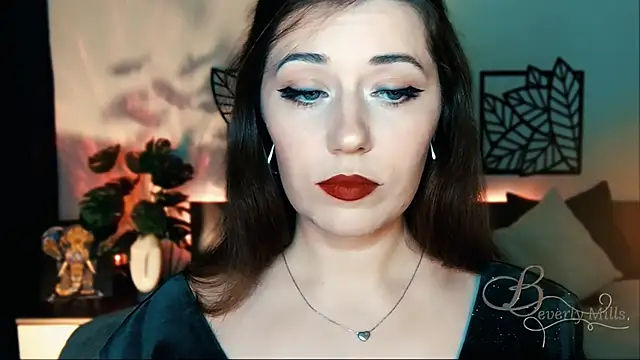 Snapshot of MissBeverlyMills chatting on 02/08/25, 05:18 MissBeverlyMills online show from 02/08/25, 05:18