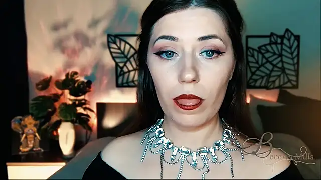 Snapshot of MissBeverlyMills chatting on 02/09/25, 07:30 MissBeverlyMills online show from 02/09/25, 07:30