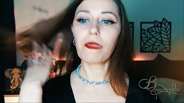 Snapshot of MissBeverlyMills chatting on 02/13/25, 03:24 MissBeverlyMills online show from 02/13/25, 03:24