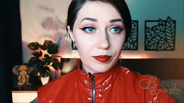 Snapshot of MissBeverlyMills chatting on 02/15/25, 08:44 MissBeverlyMills online show from 02/15/25, 08:44