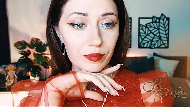 Snapshot of MissBeverlyMills chatting on 02/16/25, 10:10 MissBeverlyMills online show from 02/16/25, 10:10
