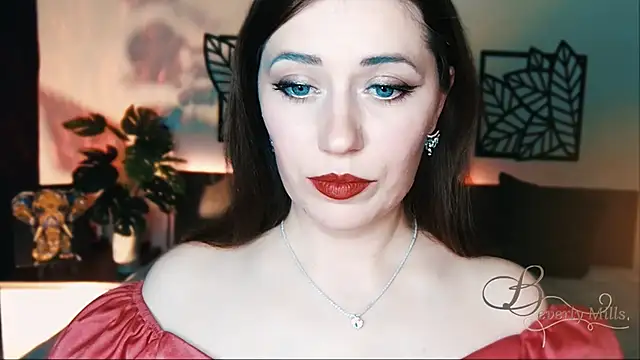 Snapshot of MissBeverlyMills chatting on 02/19/25, 04:33 MissBeverlyMills online show from 02/19/25, 04:33