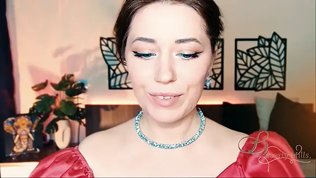 Snapshot of MissBeverlyMills chatting on 03/05/25, 09:16 MissBeverlyMills online show from 03/05/25, 09:16