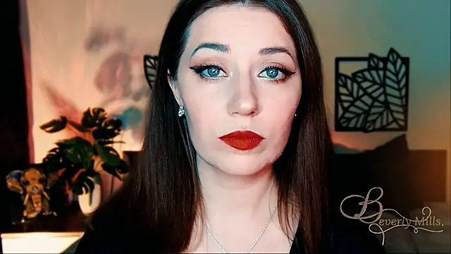 Snapshot of MissBeverlyMills chatting on 03/06/25, 02:40 MissBeverlyMills online show from 03/06/25, 02:40