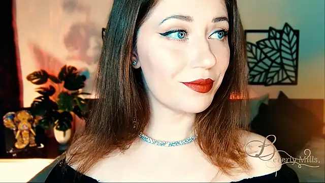 Snapshot of MissBeverlyMills chatting on 03/22/25, 01:08 MissBeverlyMills online show from 03/22/25, 01:08