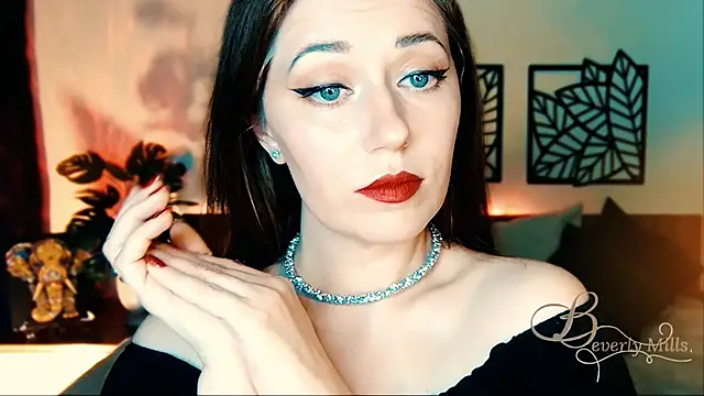 Snapshot of MissBeverlyMills chatting on 03/22/25, 04:15 MissBeverlyMills online show from 03/22/25, 04:15