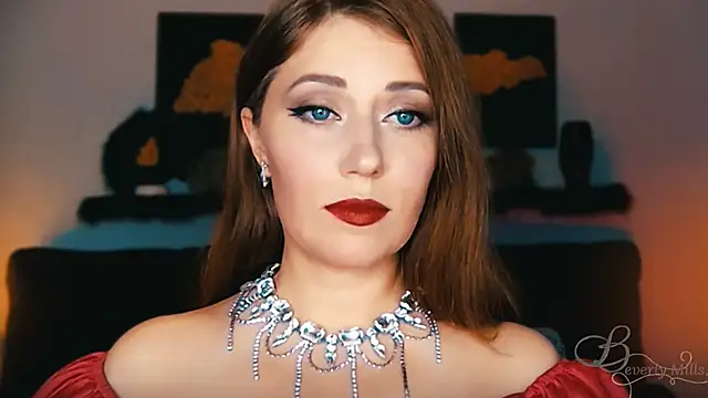 Snapshot of MissBeverlyMills chatting on 09/12/25, 06:19 MissBeverlyMills online show from 09/12/25, 06:19