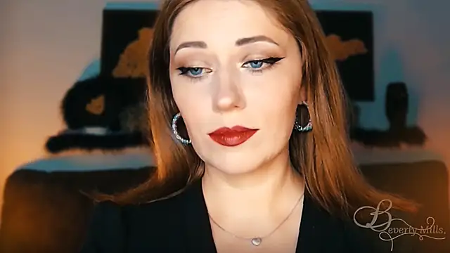 Snapshot of MissBeverlyMills chatting on 09/17/25, 07:04 MissBeverlyMills online show from 09/17/25, 07:04