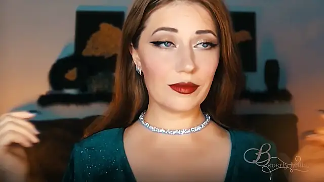 Snapshot of MissBeverlyMills chatting on 09/18/25, 08:00 MissBeverlyMills online show from 09/18/25, 08:00