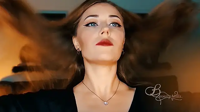 Snapshot of MissBeverlyMills chatting on 09/29/25, 12:05 MissBeverlyMills online show from 09/29/25, 12:05