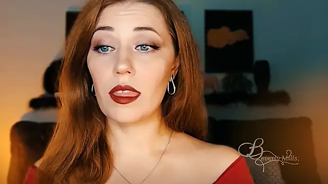 Snapshot of MissBeverlyMills chatting on 10/02/25, 02:07 MissBeverlyMills online show from 10/02/25, 02:07