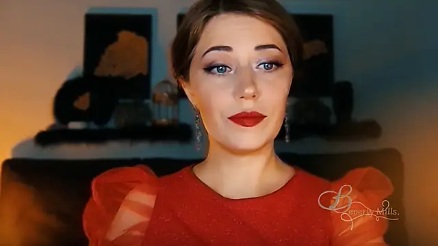 Snapshot of MissBeverlyMills chatting on 10/04/25, 03:04 MissBeverlyMills online show from 10/04/25, 03:04