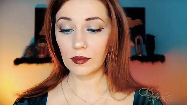 MissBeverlyMills online show from 12/05/25, 06:11