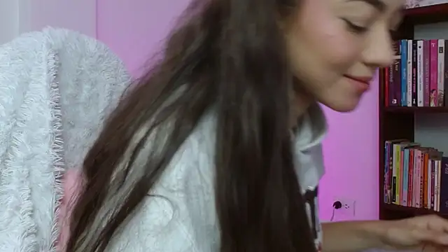 hantonella  online show from 12/02/25, 02:56