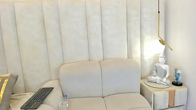 im giselle  online show from 04/09/26, 05:40