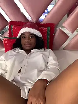 Snapshot of Tamara_Lubezkii chatting on 12/11/24, 07:36 Tamara Lubezkii online show from 12/11/24, 07:36