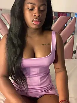 Snapshot of Tamara_Lubezkii chatting on 01/12/25, 05:01 Tamara Lubezkii online show from 01/12/25, 05:01