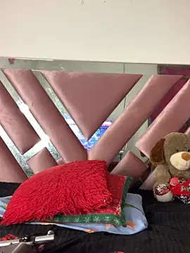 Snapshot of Tamara_Lubezkii chatting on 01/26/25, 12:05 Tamara Lubezkii online show from 01/26/25, 12:05