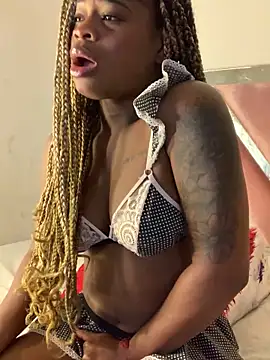 Snapshot of Tamara_Lubezkii chatting on 02/07/25, 10:20 Tamara Lubezkii online show from 02/07/25, 10:20