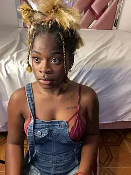 Snapshot of Tamara_Lubezkii chatting on 02/23/25, 11:36 Tamara Lubezkii online show from 02/23/25, 11:36