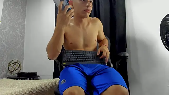 andrew rose  online show from 03/07/25, 12:45