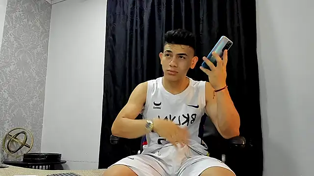 andrew rose  online show from 03/10/25, 03:20