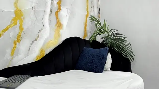 andrew rose  online show from 09/30/25, 02:55