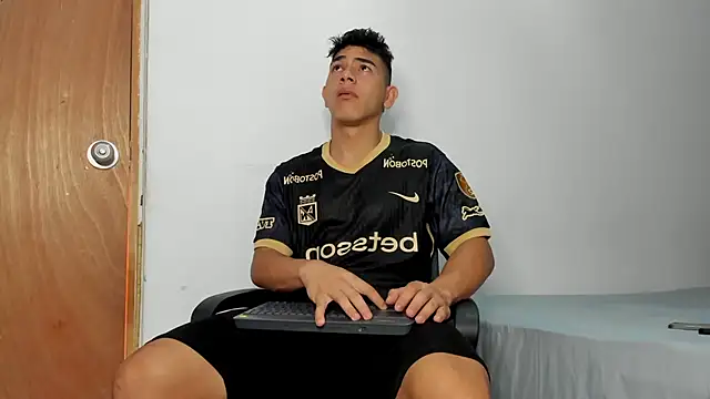 andrew rose  online show from 11/20/25, 04:18