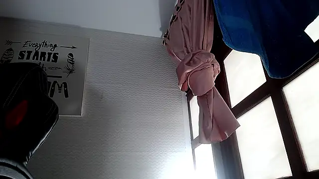 Lina23  online show from 04/16/26, 01:45