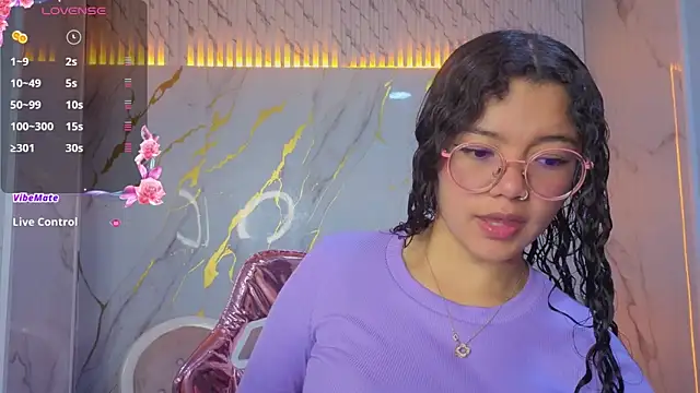 victoria castillo b online show from 03/21/26, 12:32