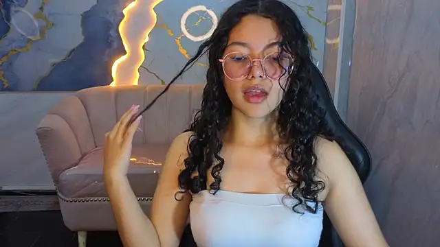 victoria castillo b online show from 03/29/26, 07:36