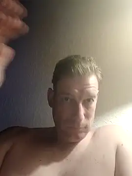 Snapshot of MArciQuarky chatting on 03/12/25, 11:33 MArciQuarky online show from 03/12/25, 11:33