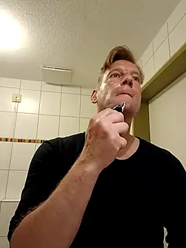 Snapshot of MArciQuarky chatting on 10/04/25, 02:26 MArciQuarky online show from 10/04/25, 02:26