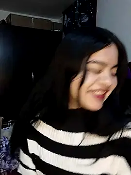 Snapshot of atena_hill chatting on 02/22/26, 12:34 atena hill online show from 02/22/26, 12:34