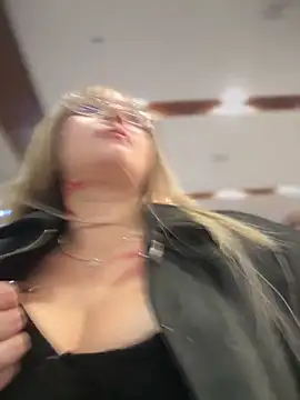 Electra doll  online show from 04/01/26, 12:55