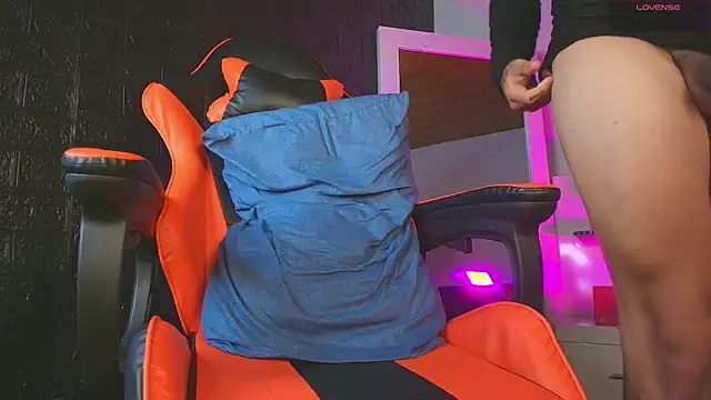 charlotte cruzx online show from 10/26/25, 07:25