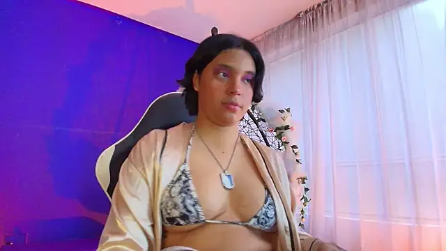 Emmapark  online show from 02/18/26, 06:37