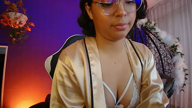 Emmapark  online show from 04/15/26, 06:37