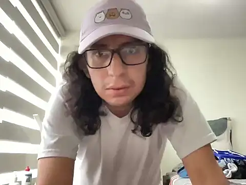 littlelatinhunter online show from 11/05/25, 09:48