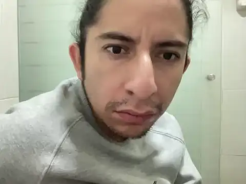 littlelatinhunter online show from 12/17/25, 10:10