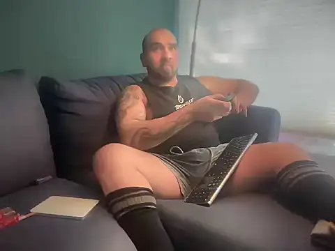 mexa bear online show from 11/12/25, 10:09