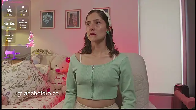 KittyAna online show from 11/11/25, 07:36