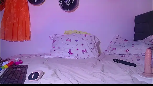 Yinn Silver online show from 10/17/25, 03:53