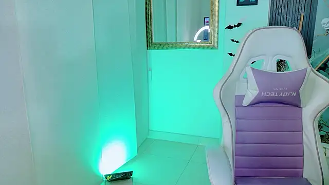 Madison Jackson online show from 04/11/26, 07:07