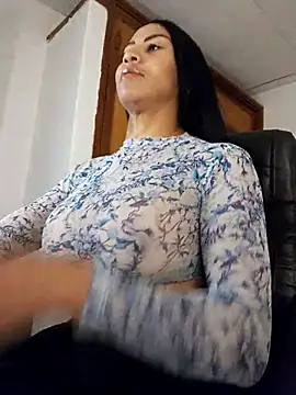 Charlotte Bayron online show from 02/02/26, 12:09