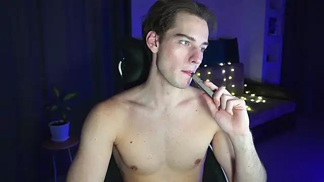 Litmate online show from 11/11/25, 04:34