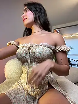 Snapshot of Irish_Collins chatting on 10/13/25, 09:37 Irish Collins online show from 10/13/25, 09:37